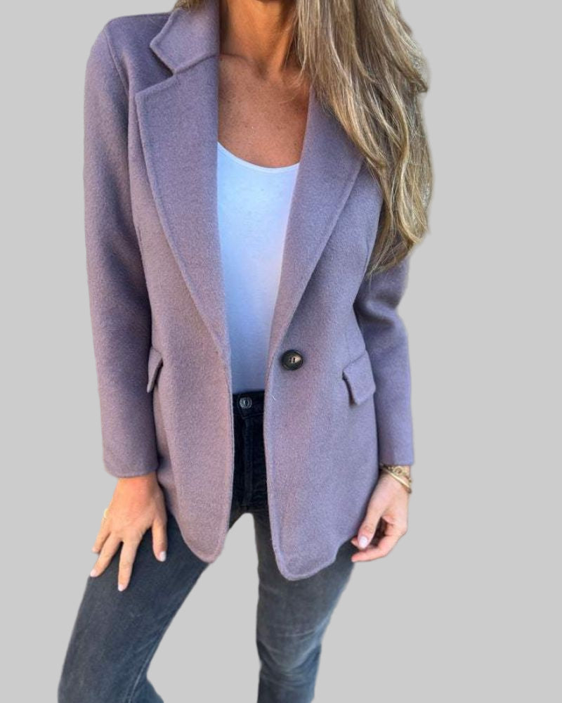 Aleksandra – blazer koji ističe vašu prirodnu ljepotu i donosi toplinu sa stilom