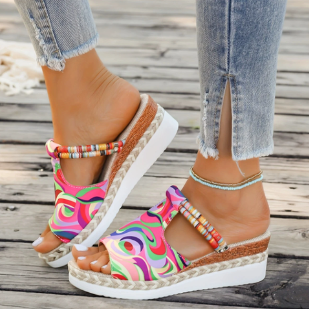 Dora – Zakoračite u šareni komfor: gdje stil susreće podršku u svakom koraku