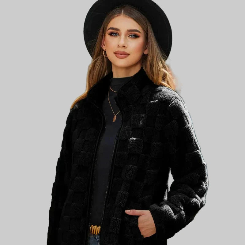 Davorka – karirana jakna za očaravajuću toplinu i stylish zimske dane