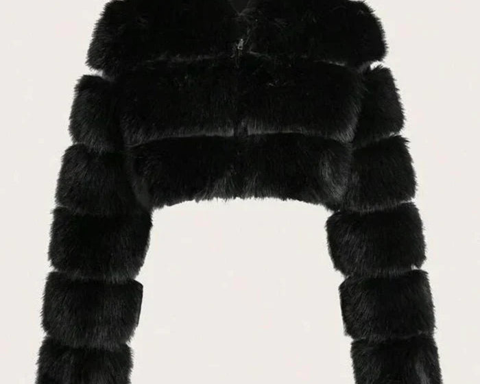 Ajla – kaput od umjetnog krzna za žene koje biraju stil i etiku