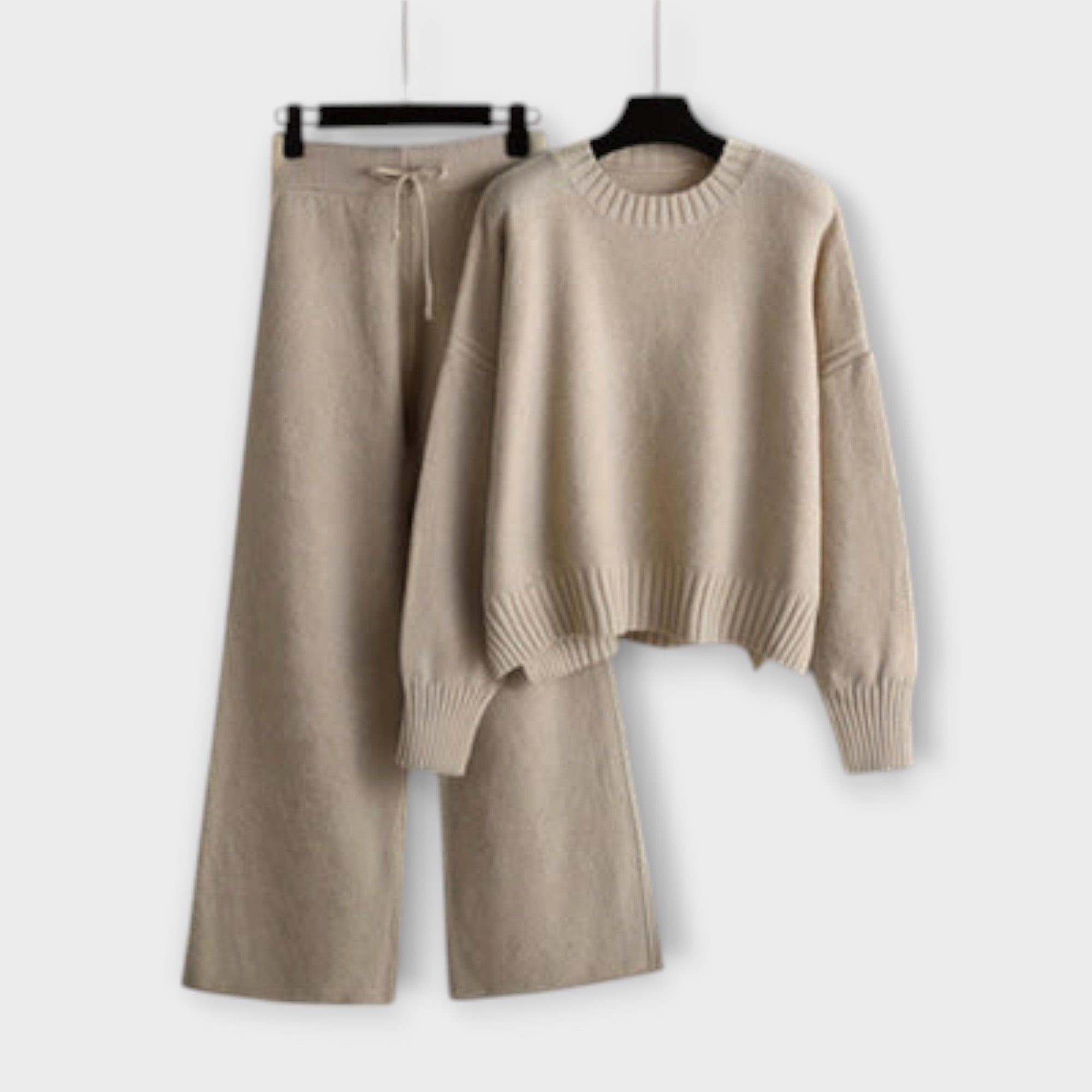 38 – Pleteni set za savršenu udobnost i minimalistički stil