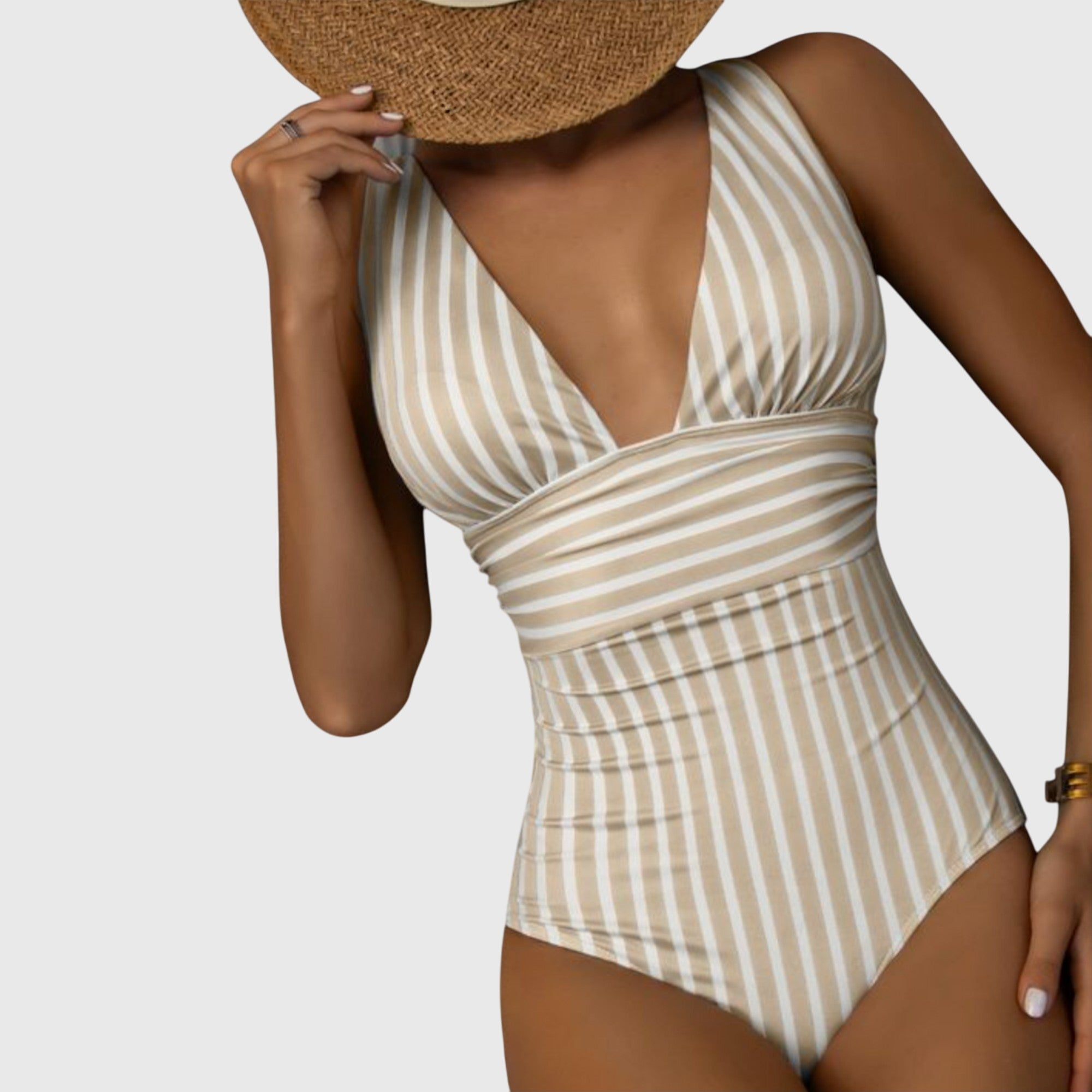 33 – Bikiniji "Marine Line"