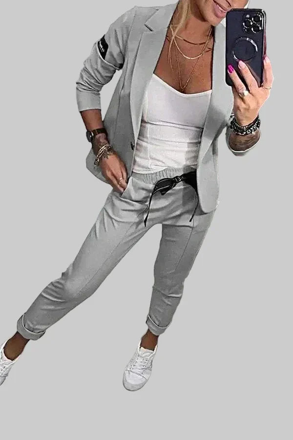 53 – Stylish set sakoa i jogger hlača za elegantnu udobnost
