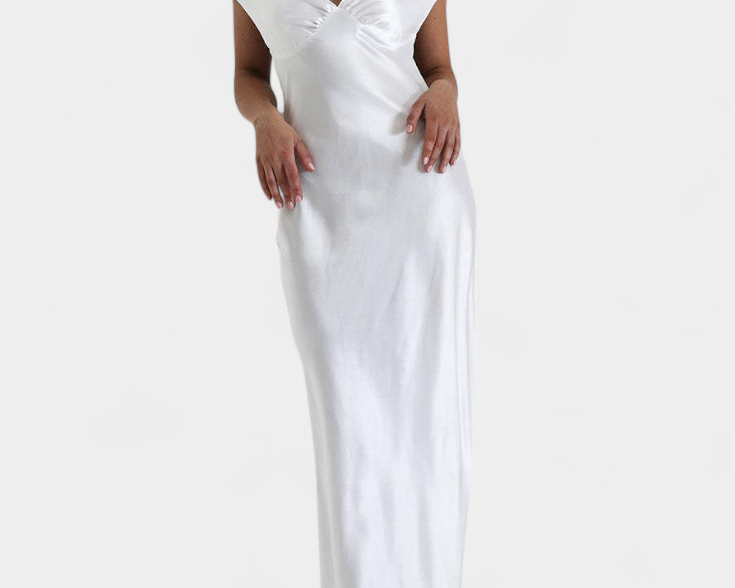 Cvita – Utjecajna i rafinirana haljina za večernju eleganciju