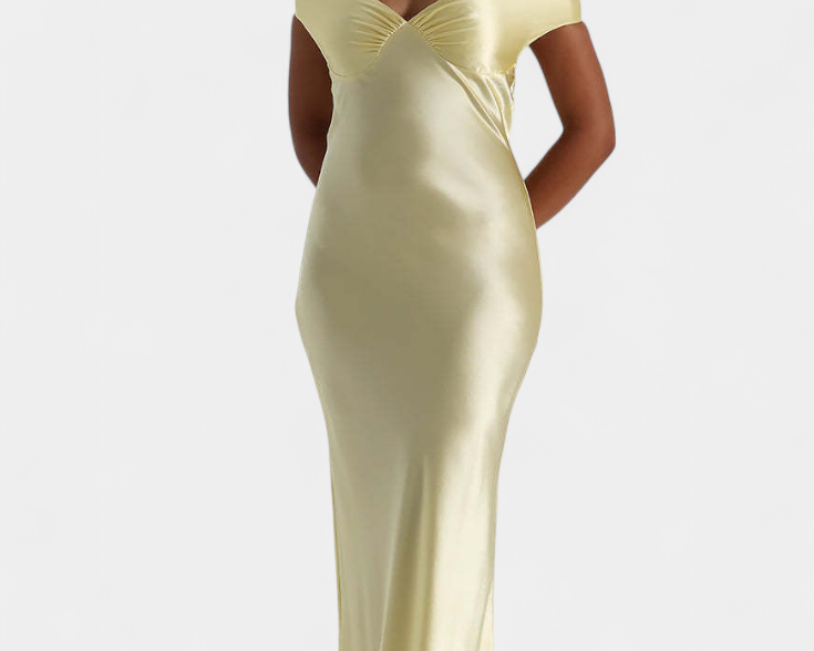 Cvita – Utjecajna i rafinirana haljina za večernju eleganciju