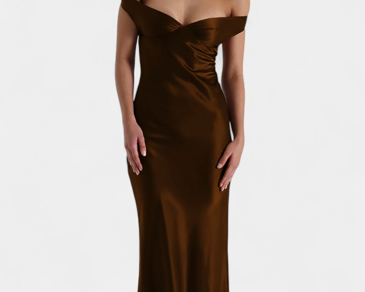 Cvita – Utjecajna i rafinirana haljina za večernju eleganciju