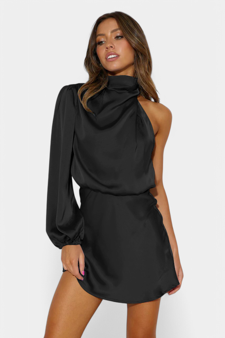 25 – Satenaste mini haljine na jedno rame s elegantnim drapiranjem