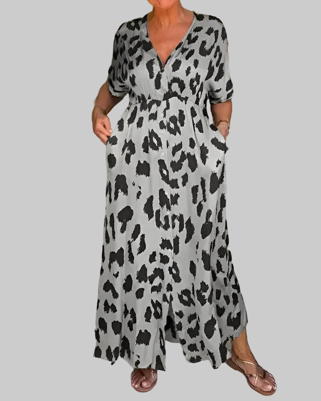 47 – Luksuzni maxi kombinezon s leopard uzorkom za neukrotiv stil
