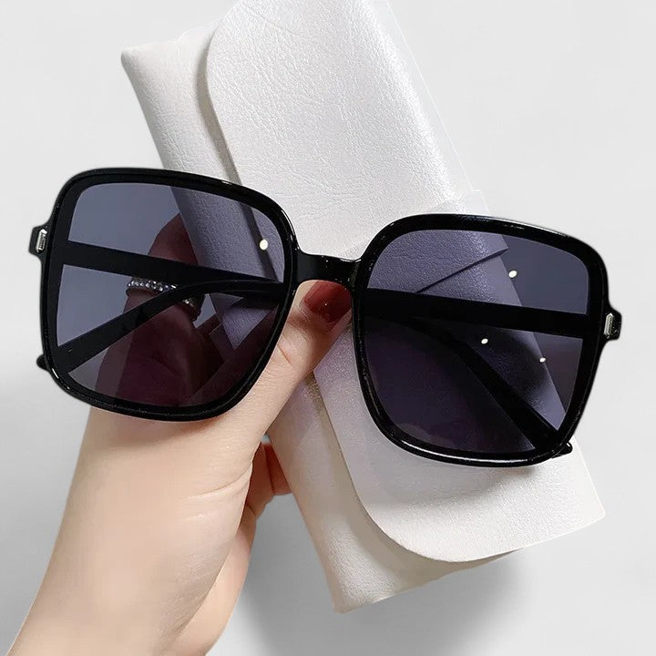 Ankica – Uživajte u bezvremenskoj eleganciji s oversized sunčanim naočalama