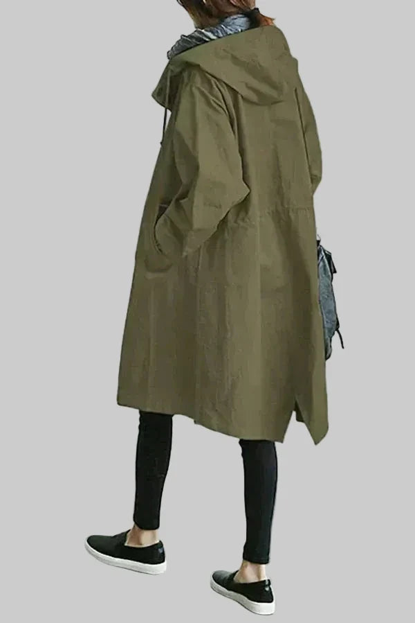 4 – Stylish trench coat za hrabrost u kiši i modernu eleganciju