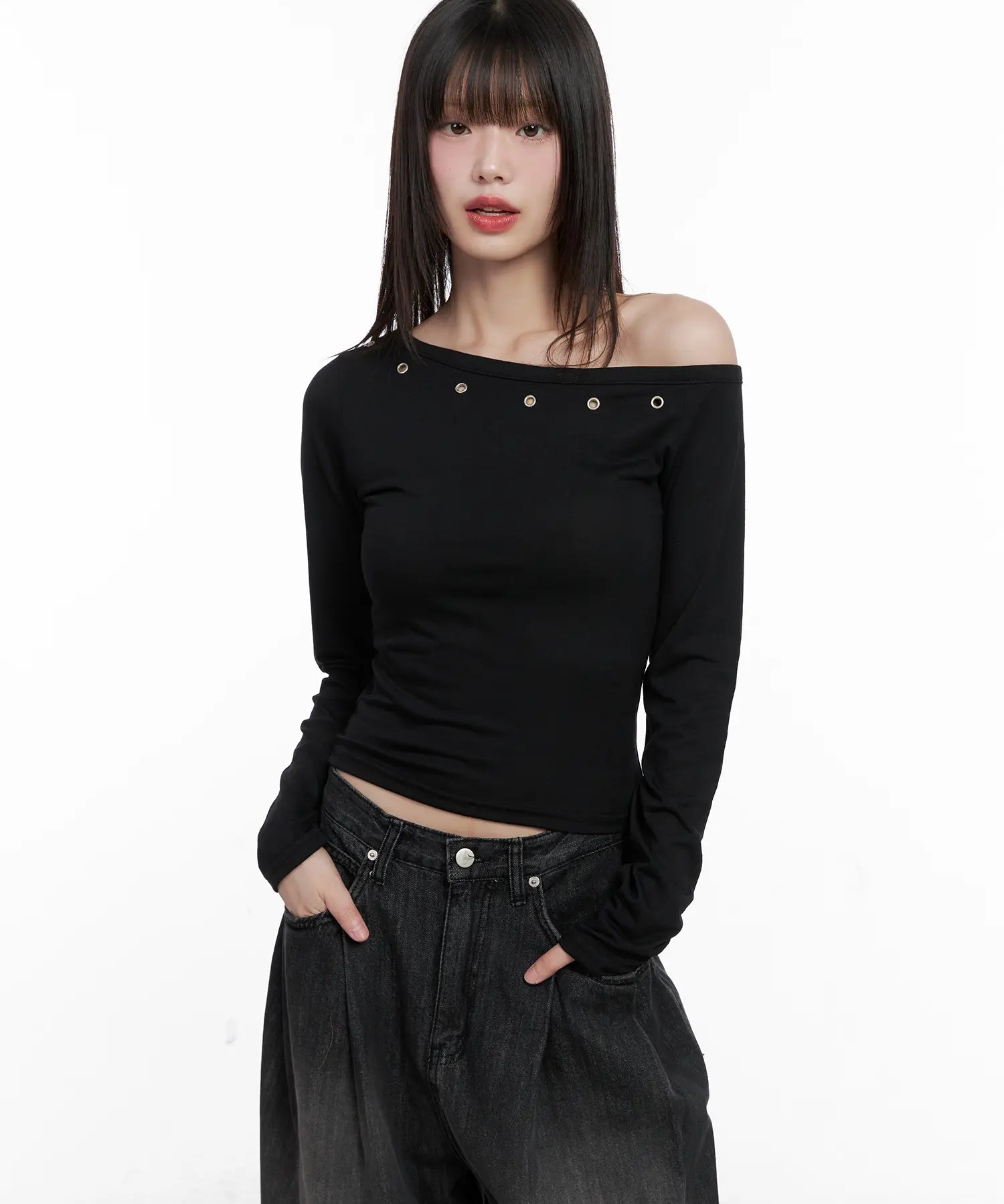 Alenka – Moderan i ženstven off-shoulder top dugih rukava za povratak u školu!