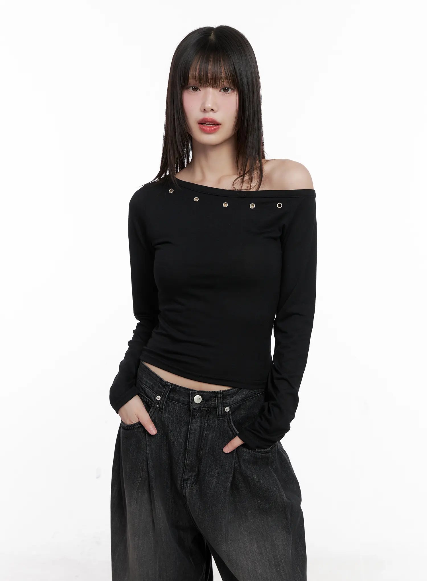 Alenka – Moderan i ženstven off-shoulder top dugih rukava za povratak u školu!