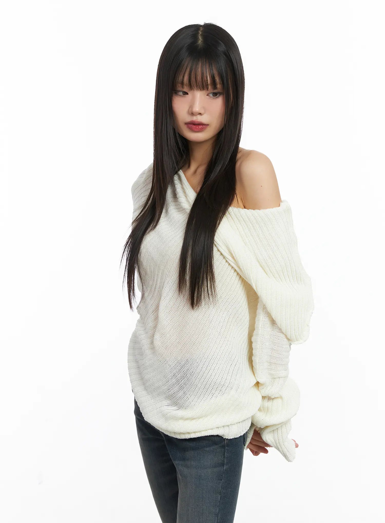 Alma – Acubi, casual i fairygrunge stil s off-shoulder majicom dugih rukava!