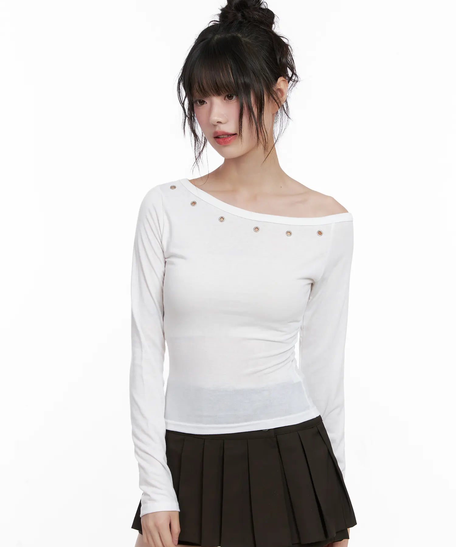 Alenka – Moderan i ženstven off-shoulder top dugih rukava za povratak u školu!