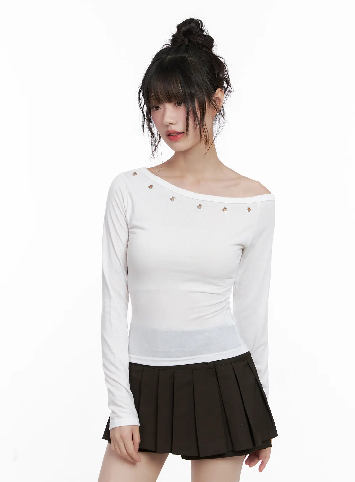 Alenka – Moderan i ženstven off-shoulder top dugih rukava za povratak u školu!