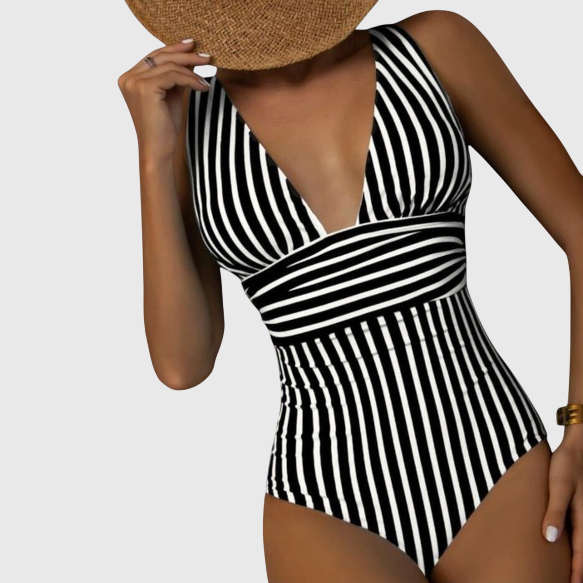 33 – Bikiniji "Marine Line"