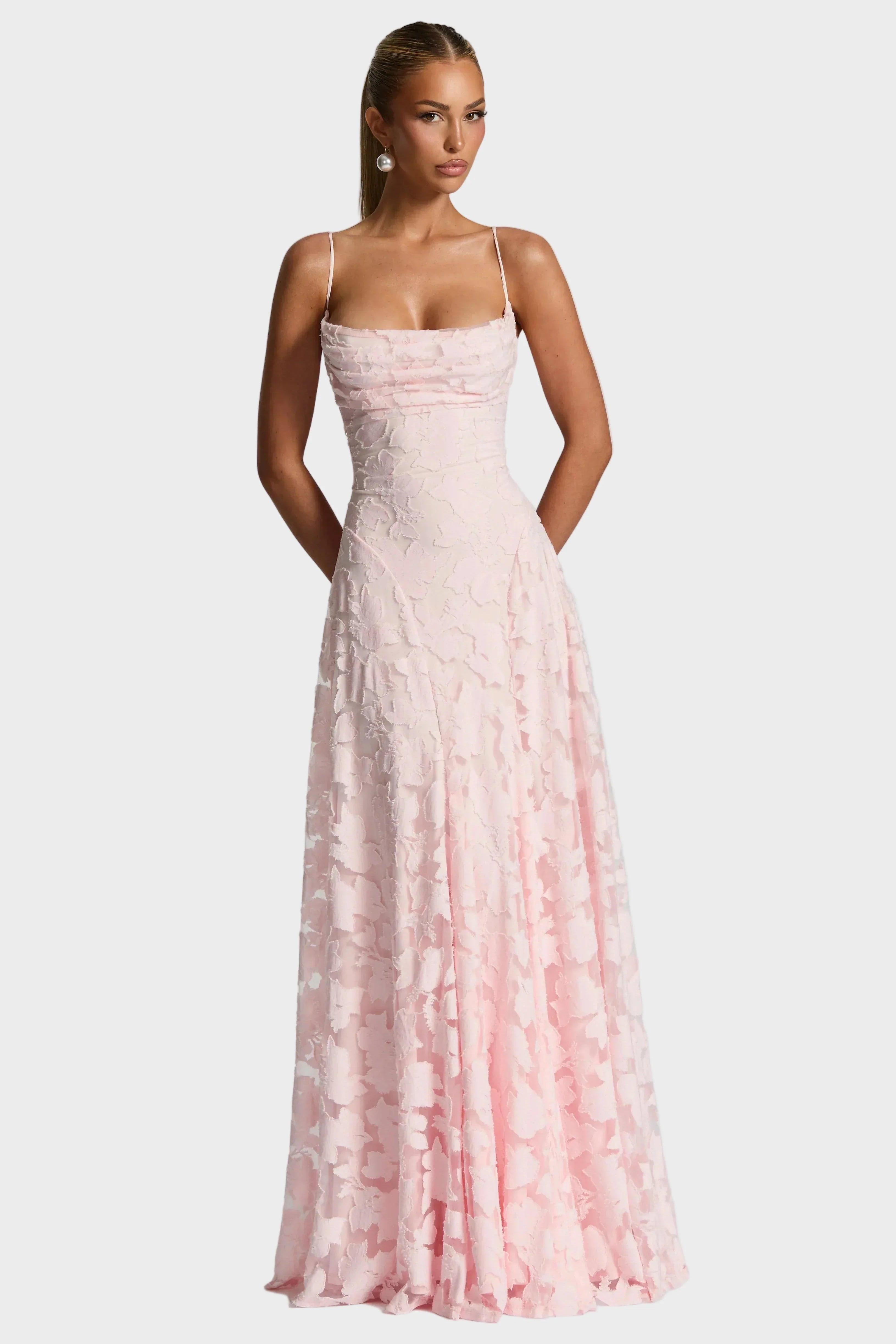 Draga – Ajatu elegantna i rafinirana maxi haljina