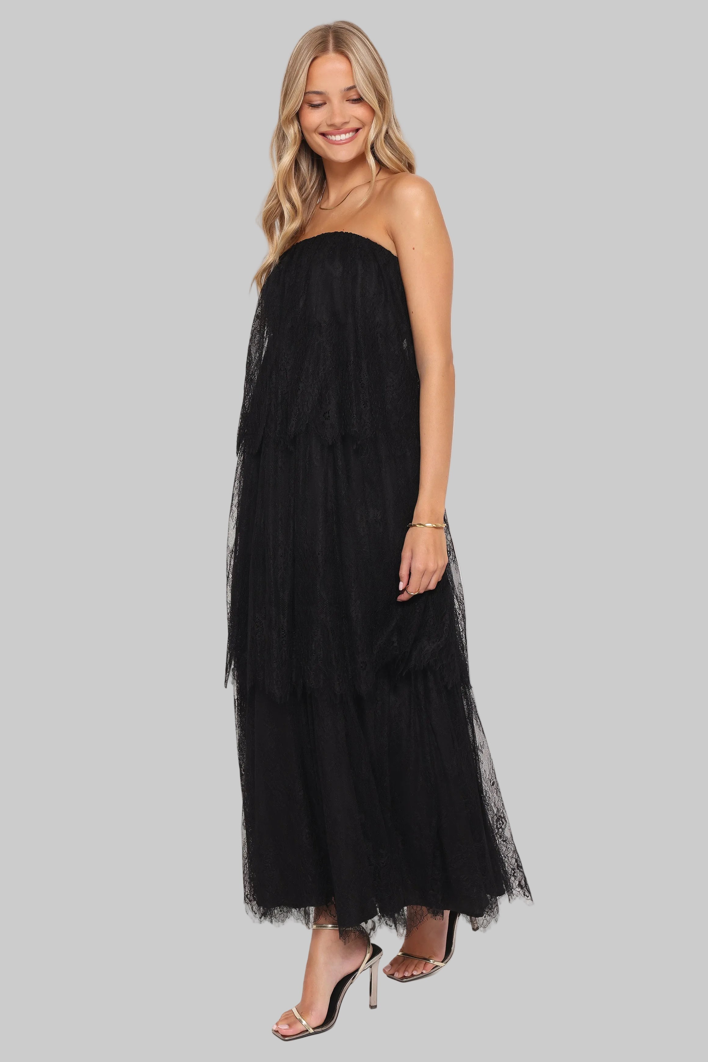 152 - Elegantna crna čipkasta maxi haljina