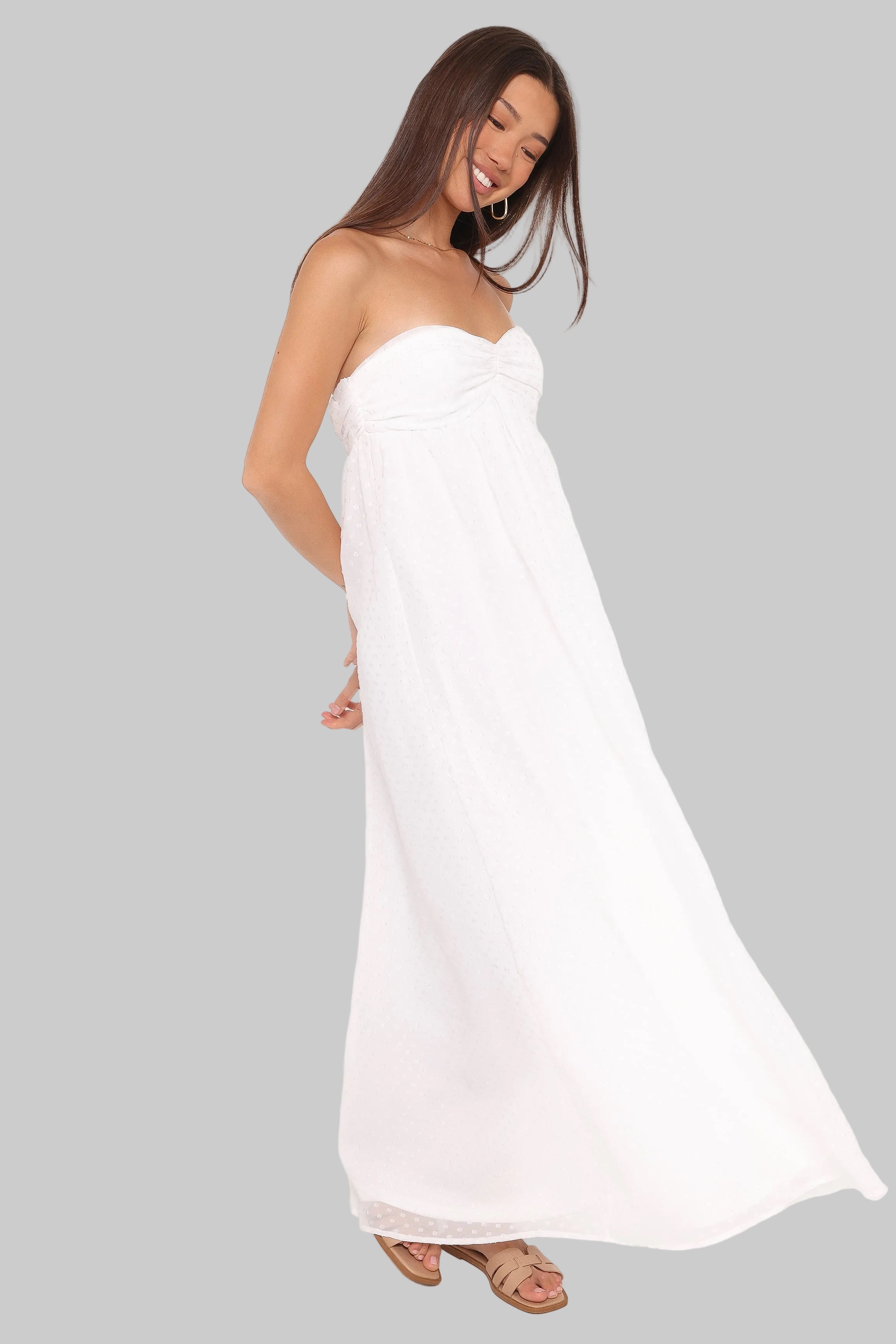 168 - Bijela Maxi Haljina s Halter Dizajnom